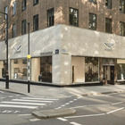 Bentley, debutta a Londra il nuovo look per i dealer. Ambiente moderno, ospitalit&agrave; formale ed aree dedicate alla consegna