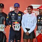Sprint a Singapore, Verstappen precede le Ferrari di Hamilton e Leclerc. Russell sbatte, Antonelli si avvicina al Mondiale