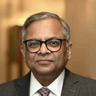 Tata, il &ldquo;re&rdquo; delle moto Srinivasan (TVS) sostiene la riconferma di Chandrasekaran alla guida del Gruppo