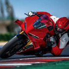 Ducati Panigale V4 2027, evoluzione a 360&deg;: la superbike migliora potenza, velocit&agrave; in pista ed &egrave; anche Factory Made