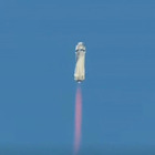 Blue Origin, il decollo del razzo con a bordo il miliardario Bezos nell'anniversario dell'allunaggio