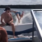 Boat Jumping, il nuovo pericoloso trend di TikTok: «Chi salta può spezzarsi l'osso del collo»