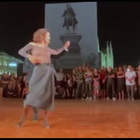 Tango all'ombra della Madonnina, piazza Duomo a Milano diventa una milonga
