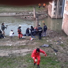 FOTO Sommozzatore imprigionato sul fondo del Brenta durante le ricerche