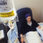 Chemioterapia, la svolta: una ricerca scopre come evitare la caduta dei capelli