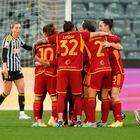 La Roma femminile è campione d'Italia per il secondo anno consecutivo. Decisiva la sconfitta della Juve con l'Inter