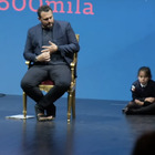 Papa Francesco torna sul palco per parlare di denatalità, all'auditorium (il giorno prima) anche Salvini e Schlein