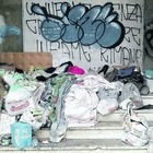 Una discarica a cielo aperto all'ex ufficio del registro: via i senzatetto ma resta il degrado