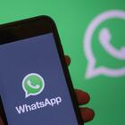 Il Mondo per due ore senza Whatsapp riscopre gli sms