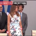 Video/ Il look delle first lady: Brigitte in completo scuro e Melania a fiori, le first lady