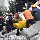Terremoto Albania, sale a 49 il numero delle vittime: trovati corpi di una mamma con i suoi tre bimbi