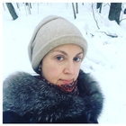 Ucraina, l'attrice Polina Menshikh uccisa dalle bombe nel Donbass: si stava esibendo per i soldati russi