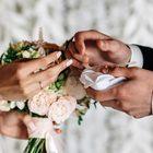 Al matrimonio decine di invitati contagiati: muoiono i genitori degli sposi