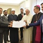 L'asse del Papa con gli Emirati porta frutti: entro il 2022 una sinagoga ad Abu Dhabi