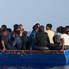 «Barca con 60 persone in difficoltà»