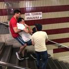 Metro A, scale e ascensori rotti: disabile portato in braccio nella stazione Cipro