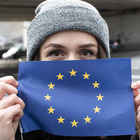 Brexit, il Regno Unito dice addio all'Erasmus? Studenti in rivolta, ma il sottosegretario smentisce: «Negozieremo con l'Ue»