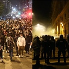 Napoli, manifestazione contro il coprifuoco, cori contro De Luca e Conte. Lancio di bombe carta, scontri tra manifestanti e polizia.
