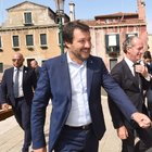 Caso Diciotti, due nuove accuse per Salvini. Il ministro: «Per me sono medaglie»
