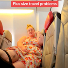 immagine «Sono una donna plus size, ecco perché per me viaggiare è difficile: dai letti con le doghe ai tavolini sugli aerei»