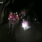 Thailandia, le prime immagini dei ragazzi intrappolati nella grotta