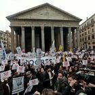 • L'Italia in piazza: "Un milione di sveglie nel Paese"