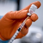 Quarta dose di vaccino in Italia. La decisione dell'Ema: chi dovrà farla