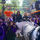 Melissa Satta strega-madrina fa impazzire i fan a Gardaland per Halloween