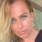 Sonia Bruganelli pubblica la foto di una hater e scatena la bufera: «Perché la faccia me la devo rifare io?»