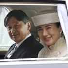 Chi è Naruhito, nuovo imperatore del Giappone: dalla figlia 17enne alla moglie «stressata a corte»