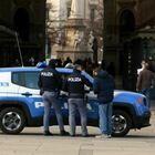 Milano, 4 arresti nel branco picchiavano i passanti a caso: 15 ragazzini protagonisti di aggressioni e rapine