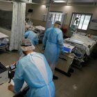Israele, record di casi nonostante la terza dose Pfizer: «La colpa è dei no-vax»