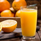 Spremuta d'arancia, mai la mattina e con lo zucchero: rischi e benefici per la salute