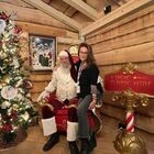 Elena Sofia Ricci e Ciro Immobile, a Vetralla “Il Regno di Babbo Natale” incanta le star