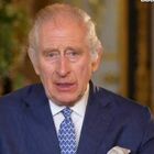 Re Carlo, dimagrito e provato nel video registrato a Windsor: «Servirò al meglio delle mie capacità». Il messaggio che allarma i sudditi