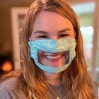 Coronavirus, una mascherina per aiutare sordi e ipoudenti: l'idea di una studentessa