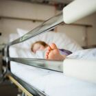 Bimbo di 2 anni colpito da virus e polmonite batterica