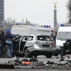 • Berlino, auto esplode per una bomba: morto il guidatore