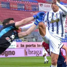 Fallo di Ronaldo su Cragno: l'entrataccia fa infuriare il Cagliari e i tifosi