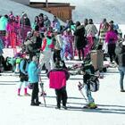 Folla a Campo Felice, seconde case e gare dei figli: i trucchi dei romani per non rinunciare allo sci