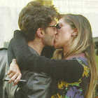Belen Rodriguez e Stefano De Martino, bacio in aeroporto. E Signorini condivide il video