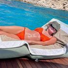 Paola Ferrari, bikini da urlo a 61 anni: in riva al mare «senza filtri»