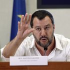 Salvini diserta anche l'ultimo Consiglio dei ministri. M5S: «Assurdo». Il Cdm approva tutti i decreti