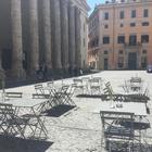 Roma, tavolini su pedane e parcheggi. Centro e periferia già invasi