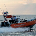 Ragazzo trovato morto nel mare dei vip: corpo senza mani né testa, mistero in Liguria. La vittima è un 19enne