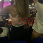 Ultimo, ragazza nuda in tribuna al concerto dello stadio Olimpico: il video esclusivo