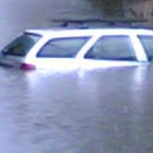 Maltempo nel Trevigiano, bimbo prigioniero dell'auto in mezzo all'acqua, schiacciata la vettura del ranger