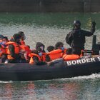 Migranti, record di sbarchi in Gran Bretagna