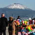 Vesuvio innevato, spettacolo a Napoli: strato bianco in cima al vulcano