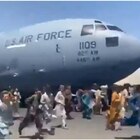 Afghanistan, cadavere di un rifugiato ritrovato nel carrello del C-17 decollatto da Kabul